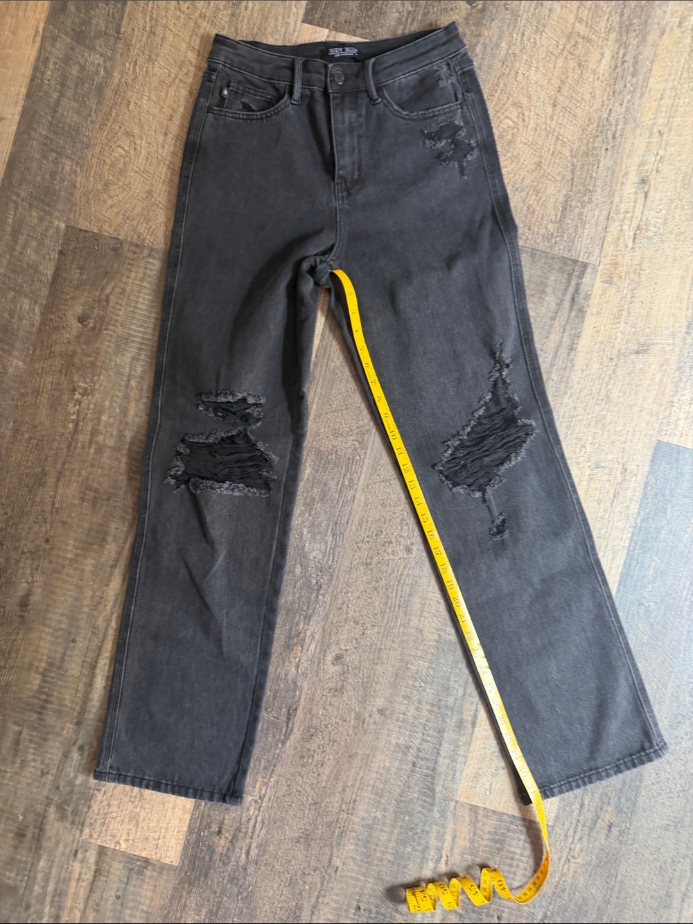 Judy Blue Jeans Black 90’s Straight Distressed Denim 3/26